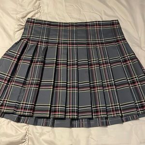 Grey Pleated skirt size 11 - 13 Juniors